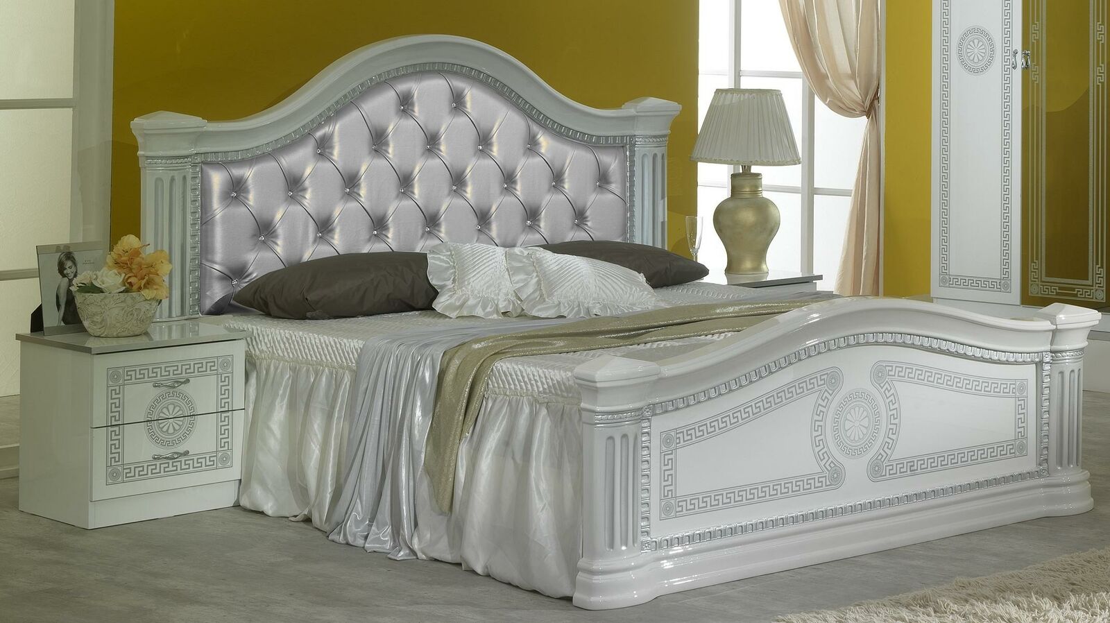 Empire style bedroom set of chesterfield design double bed & 2x-bedside tables