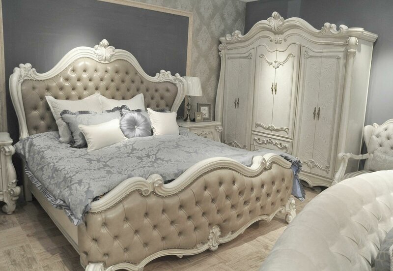 Baroque style made of real wooden bedroom set of chesterfield design double bed & 2x-bedside tables