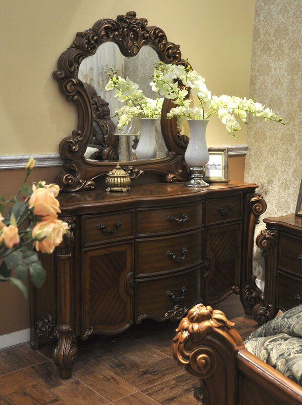 Baroque style made of real wooden set of dressing table & massive mirror