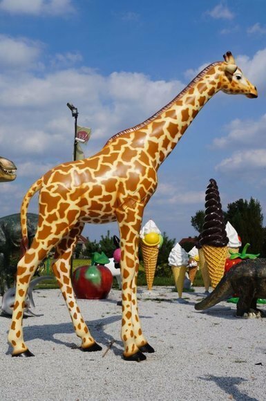 Decorative garden sculpture designed as giraffe figurine 330 cm height