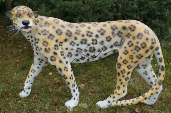 Decorative garden sculpture designed as an original colored leopard 85x130x47cm