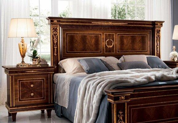 Bedroom wooden bedside console with 2x swing doors in antique style italian furniture arredoclassic™