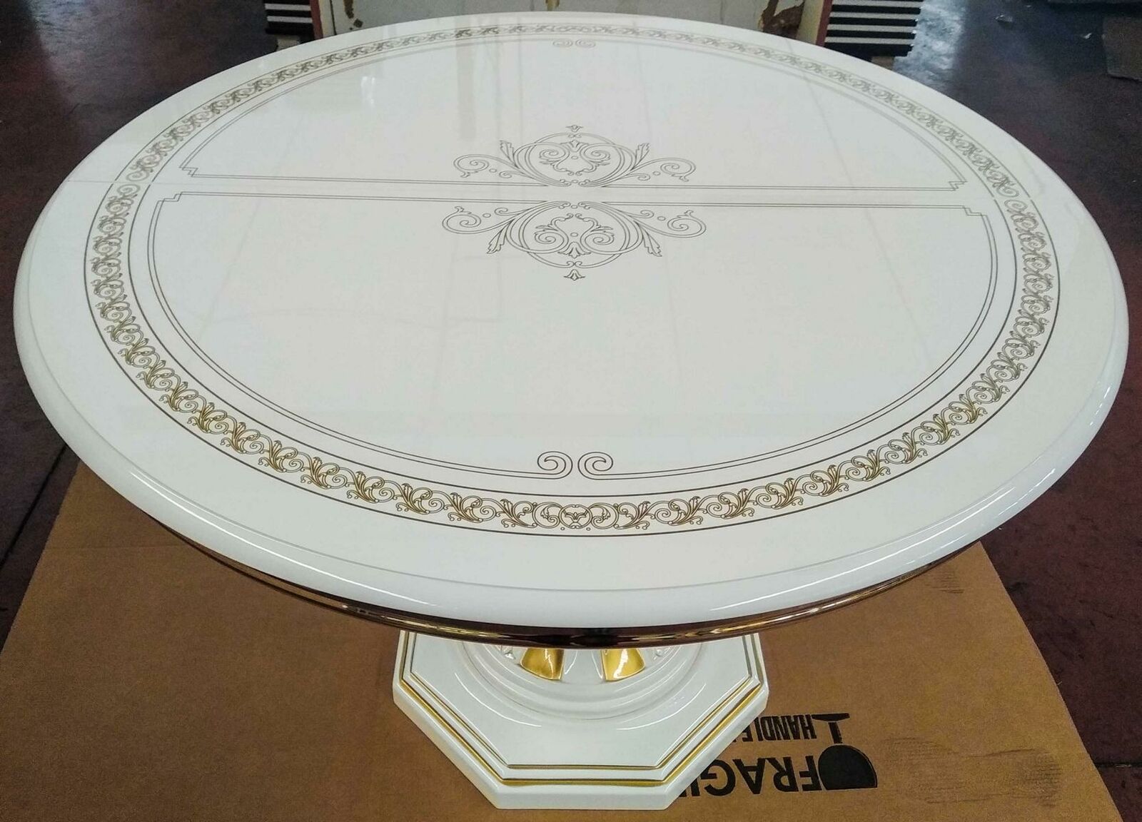 Living/dining room luxury rococo style round gloss side coffee table, italian furniture