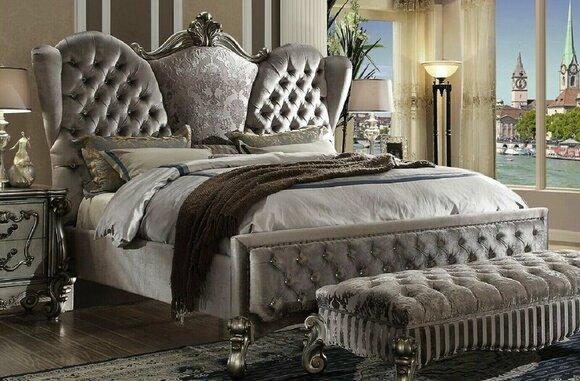 Classic baroque style chesterfield design massive double bed made of real wooden frame