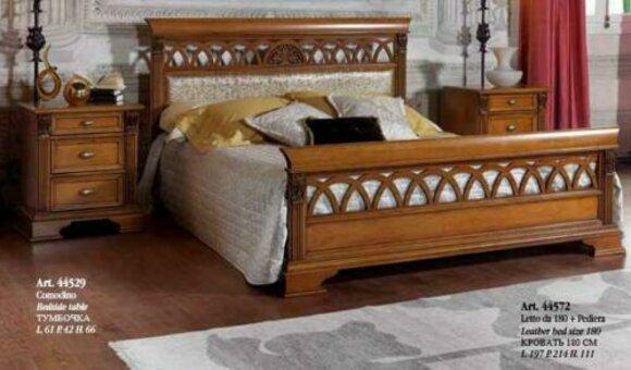 Country style classic bedroom set of made of real wood massive double bed for marriage couple & 2x-bedside tables