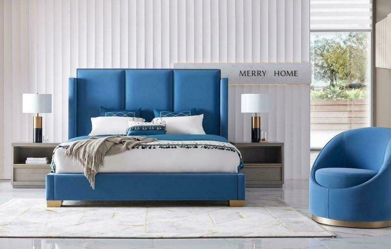 Royal design bedroom set of massive leather upholstered double bed & 2x-bedside tables in modern style