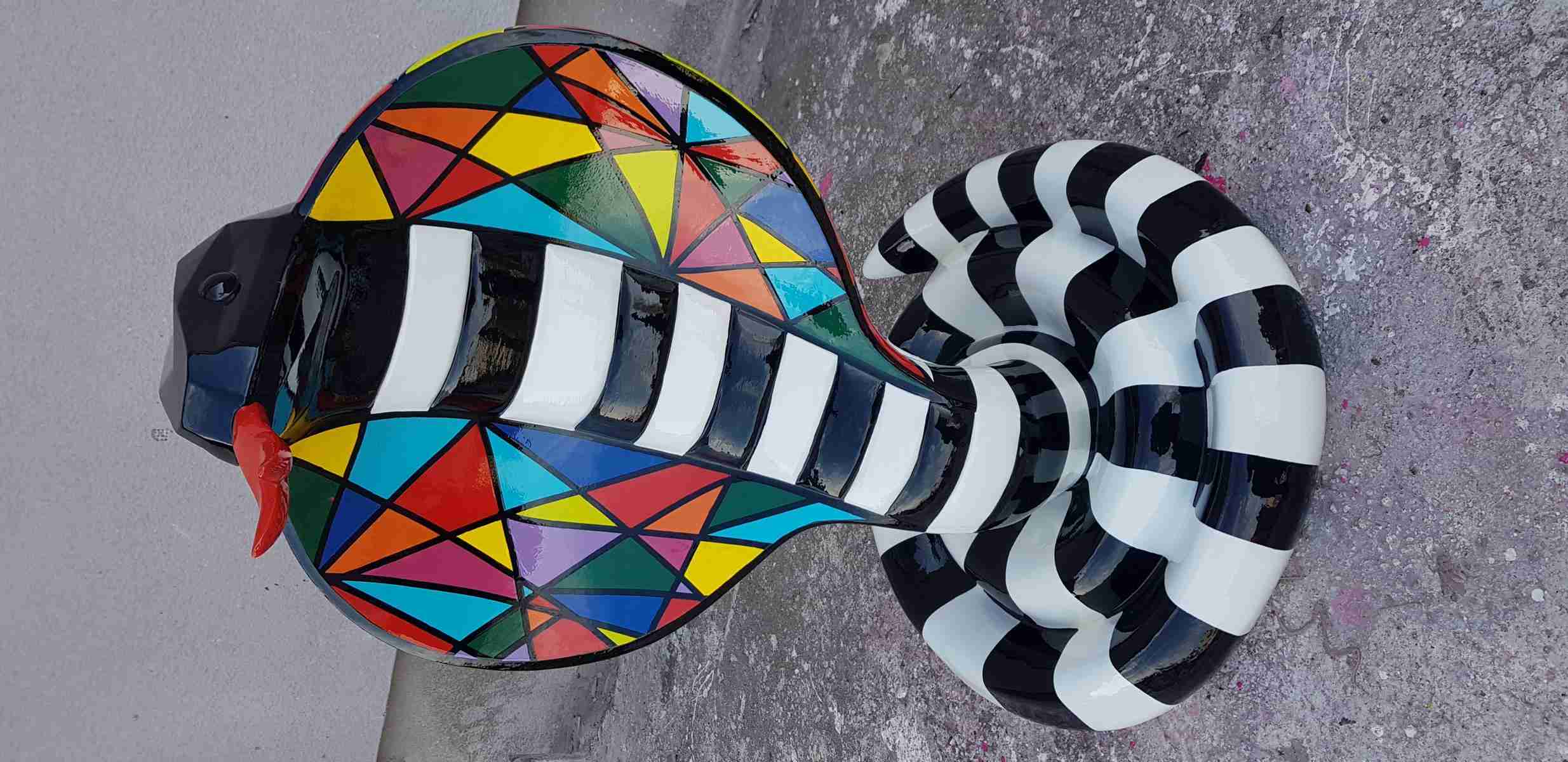 Designer Abstract Modern Figure Snake Cobra Garden Sculptures Decoration