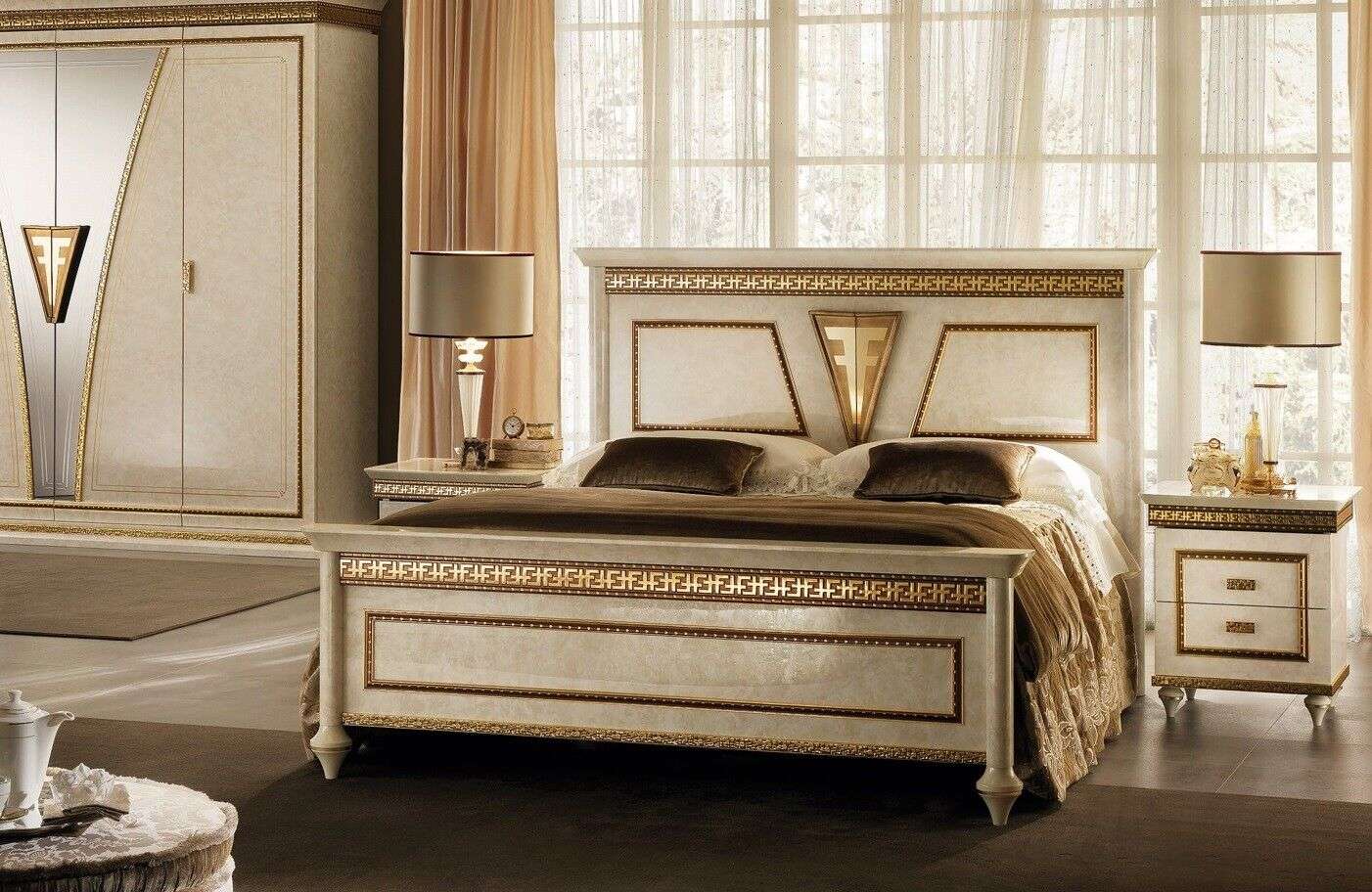 3-piece set Bedroom set bed 2x bedside table Baroque Italian furniture New