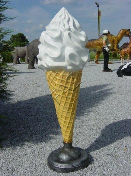 Decorative garden sculpture designed as standing ice-cream 145x45cm B349