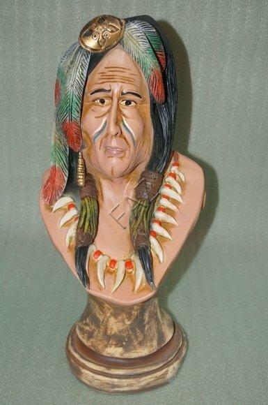 Decor figure designed as an old red indian bust on a wood 50cm