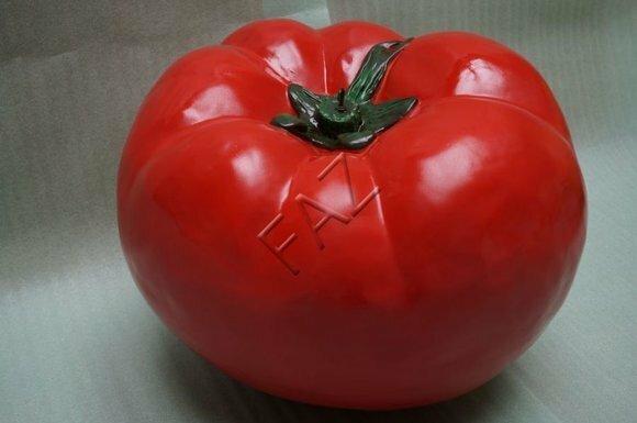 Red gloss an original colored decorative sculpture designed as a tomato 45x60cm b412