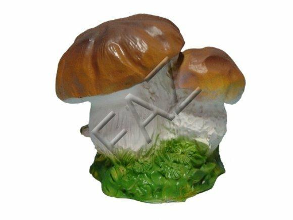 Gloss decor figure designed as a brown white colored mushrooms on a grass 14cm