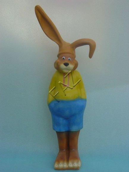 Light brown rabbit in yellow shirt & blue shorts with long ears 80cm height c457