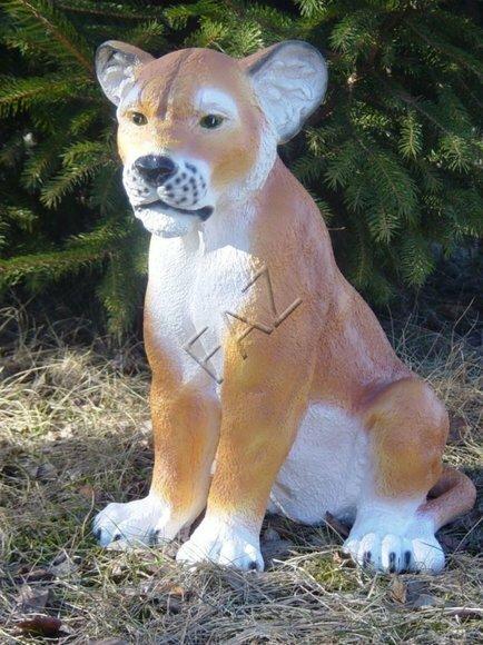 XXL Garden decorative sculpture designed as an original colored sitting lioness