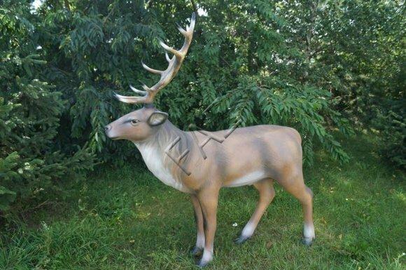 Garden decorative figurine designed as deer figure 150cm length