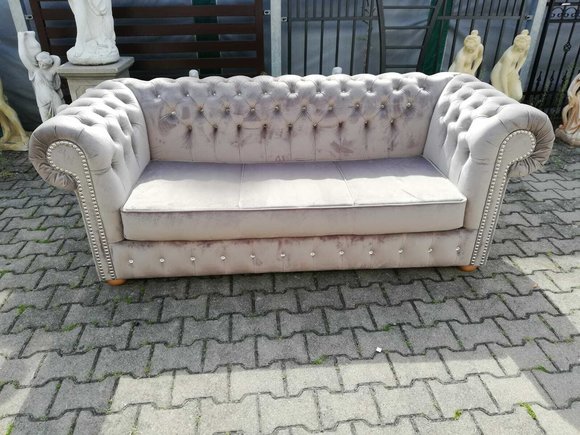 Olx chesterfield deals sofa